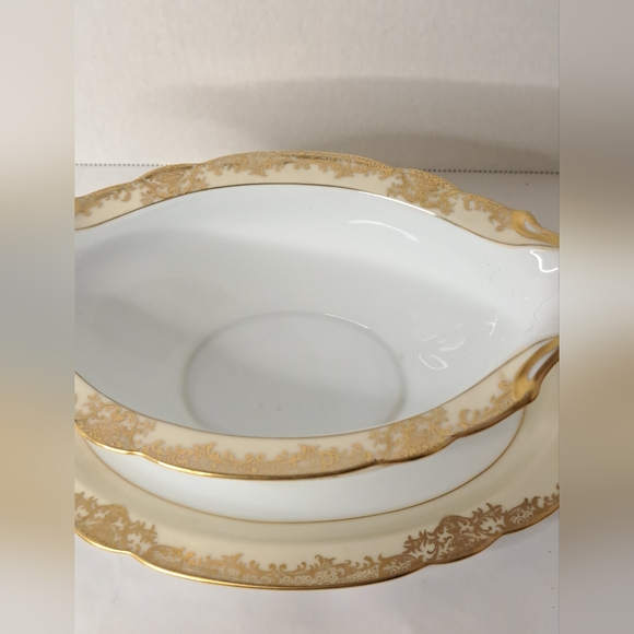 Noritake Gastonia Gravy Boat With Attached Under Plate. - Picture 3 of 7